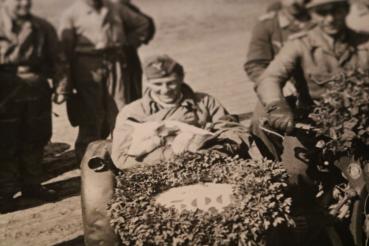 Preview: Pressefoto 17,5x12,5  Oberleutnant Sattler 300. Feindflug