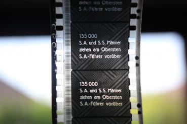 Preview: kleine Filmrolle - 135.000 S.A. und SS ziehen am Obersten SA-Führer vorüber