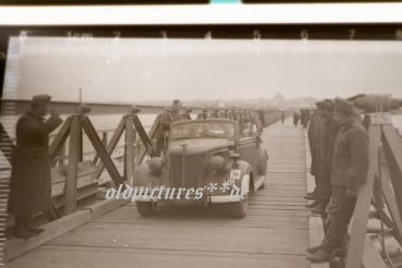 Preview: drei alte Negative - Generaloberst Freiherr v. Weichs-Brücke 1941