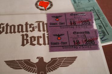 Preview: fünf Programmhefte - Staats-Theater Berlin und Volks-Oper teilweise mit Eintrittskarten