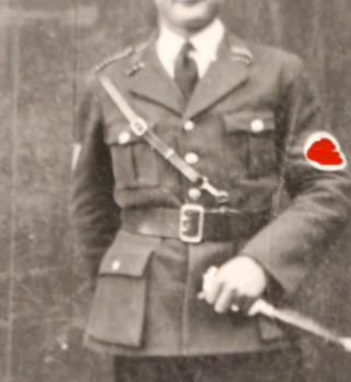 Preview: schönes altes Foto - SA-Mann mit Ehrendolch