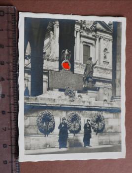 Kleinbildserienfoto - München Mahnmal in der Feldherrnhalle