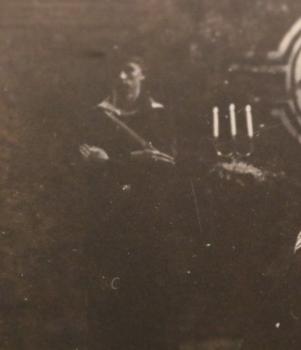 Preview: zwei Matrosen bewachen aufgebahrten Sarg