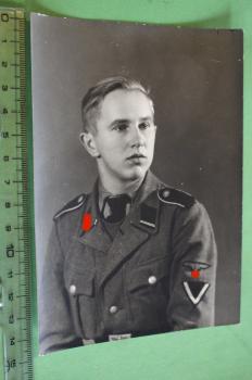 Portrait  junger SS-Mann  - Nachkriegsabzug
