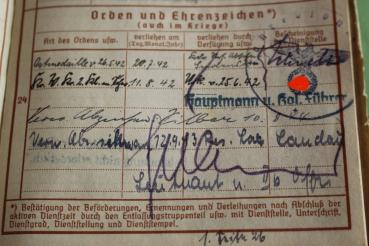 Preview: Military pass of a soldier with original EK II - manufacturer 27