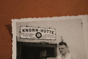 Preview: SS-Mann im Sportdress bei der Knorrhütte Wettersteingebirge