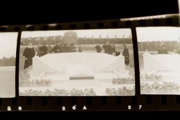 Negativrolle mit 35 Bilder - Zeppelinfeld - Ausstellung - Holzhäuser, Dampferfahrt