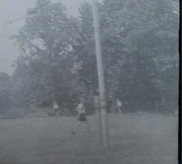 Preview: altes Negativ - HJ  Pimpfe beim Sport - Fahne