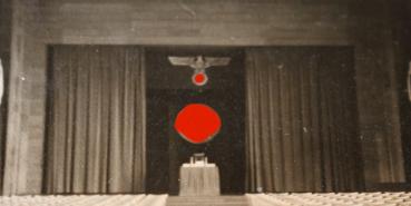 Preview: Foto - Partei-Saal ? Sitzungssaal Rednerpult