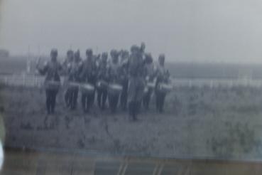 12 alte Negative eines SA-Mannes - Gruppe , Portrait usw.