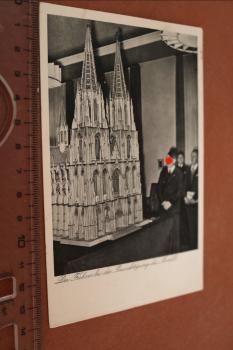 Postkarte - Der Führer bei der Besichtigung des Modells Kölner Dom