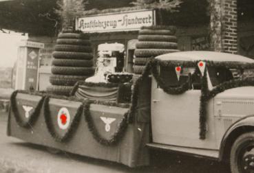Preview: original Foto - geschmückter LKW der DAF - Kraftfahrzeug-Handwerk  Leuna Tankstelle