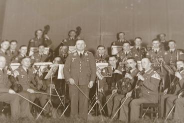 Preview: tolles alte Glasnegativ - Musikkorps der Luftwaffe