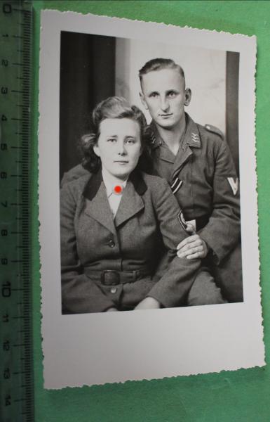 tolles Portraitfoto - FAD-Mädel und Soldat der Luftwaffe