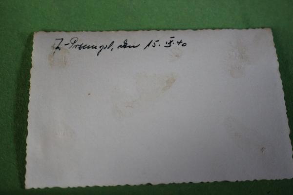 interessantes altes Foto - aufgebahrter Sarg mit Kriegsflaggen und Wache 1940