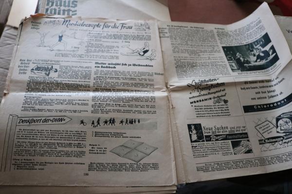 zwei Zeitschriften - Deutsche Hauswirtschaft - Reichsfrauenführung Dezember 1941 und April 1943