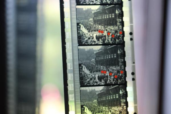 kleine Filmrolle - 135.000 S.A. und SS ziehen am Obersten SA-Führer vorüber