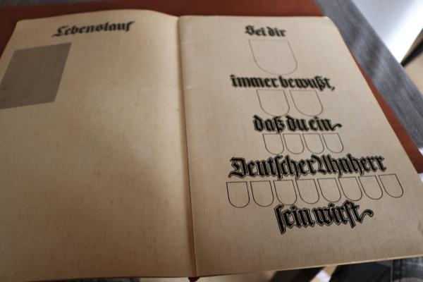 unused memory book for soldiers of the Luftwaffe with photos of A. Hitler, Göring