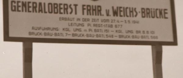 drei alte Negative - Generaloberst Freiherr v. Weichs-Brücke 1941