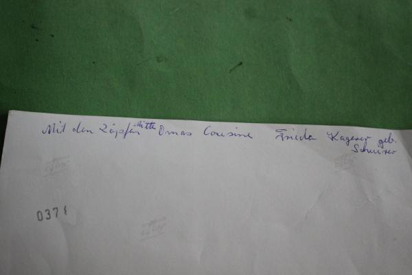 tolles altes größeres Foto - junge Mädchen begrüßen A.H. - beschriftet