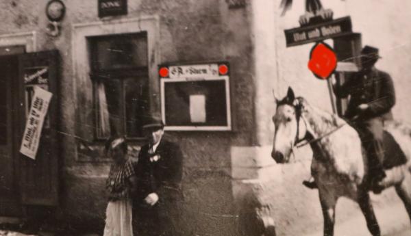 Reiter mit selbstgebauter Standarte Blut und Boden 1. Mai 1939