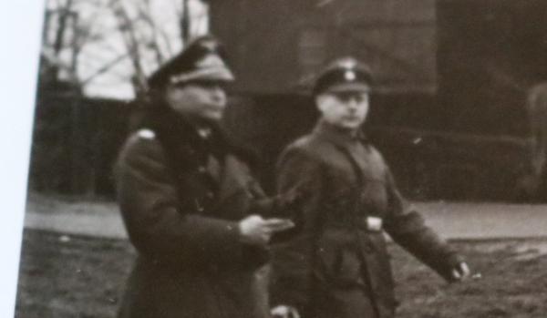 Foto Hermann Göring und Galland besuchen Fliegerhorst