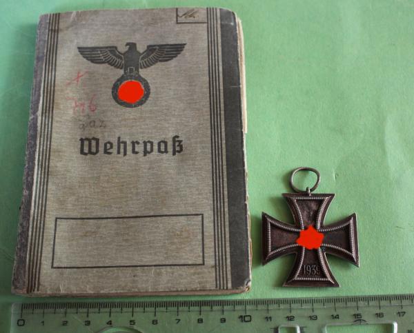 Military pass of a soldier with original EK II - manufacturer 27