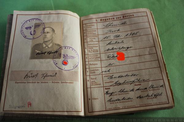 Military pass of a soldier with original EK II - manufacturer 27