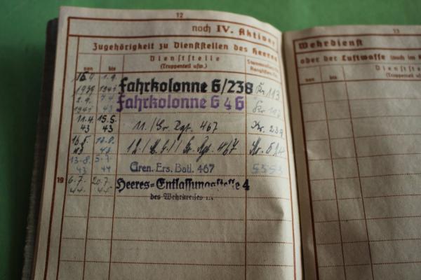 Military pass of a soldier with original EK II - manufacturer 27