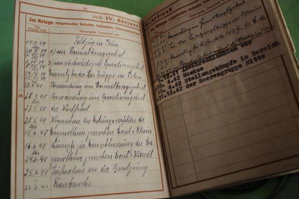 Military pass of a soldier with original EK II - manufacturer 27