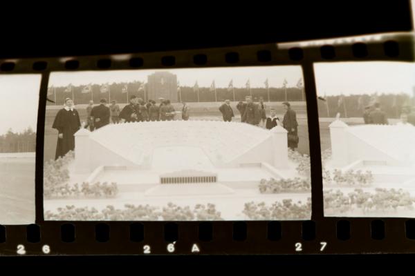 Negativrolle mit 35 Bilder - Zeppelinfeld - Ausstellung - Holzhäuser, Dampferfahrt