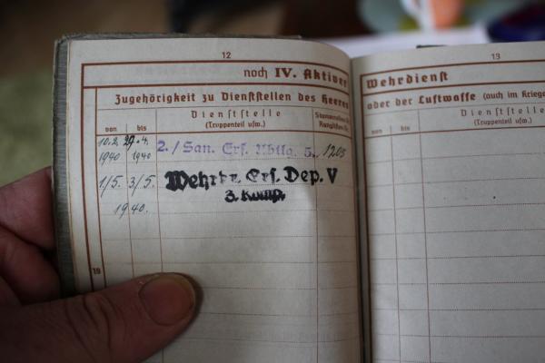 Military record of a soldier + photo grave