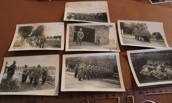 sieben alte Fotos - SS-Soldaten der LSSAH bei Beisetzung von Kameraden