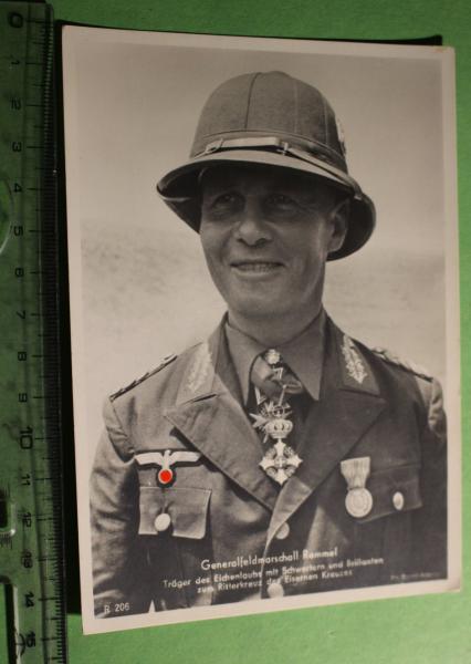 Foto-AK - Generalfeldmarschall Rommel  mit Tropenhelm