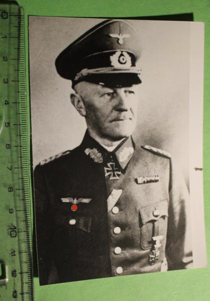 Foto - mir nicht bekannter RK Träger - General - neuzeitlicher Abzug