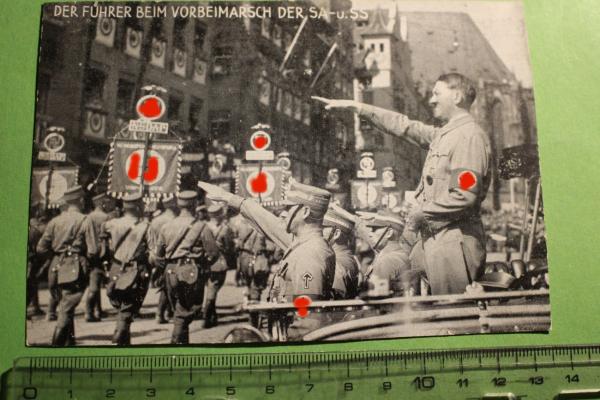 Der Führer beim Vorbeimarsch der SA-u. SS - Reichsparteitag Nürnberg 1934