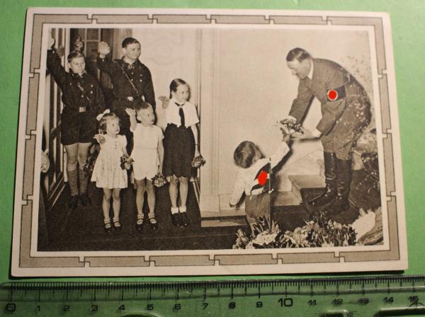 alte AK - A. Hitler begrüßt die Jugend