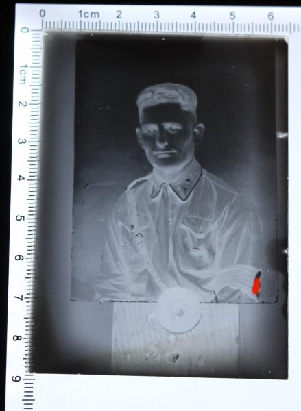 Glasnegativ - abfotografiertes Portait eines S.A. Mannes