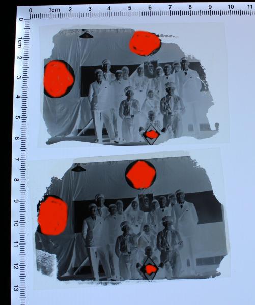zwei alte Negative - Gruppe HJ und BDM mit großer HJ Raute